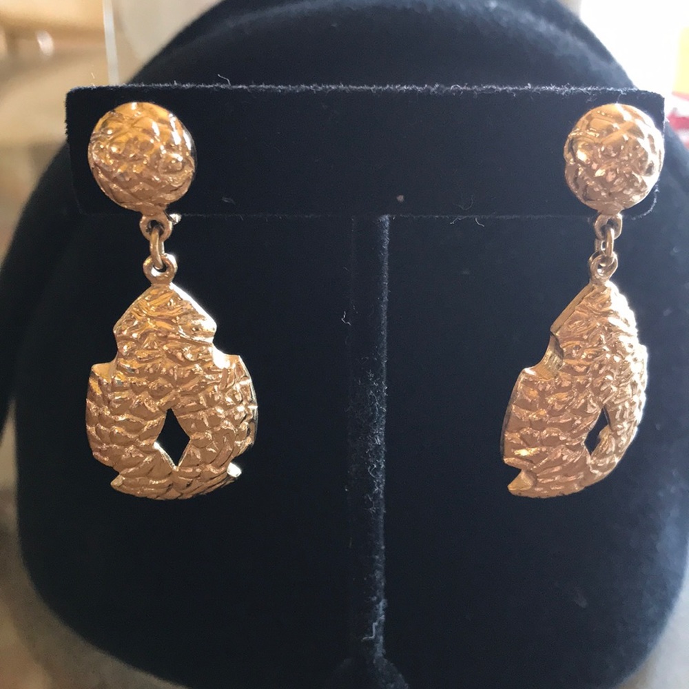 Vintage Monet gold dangle earrings